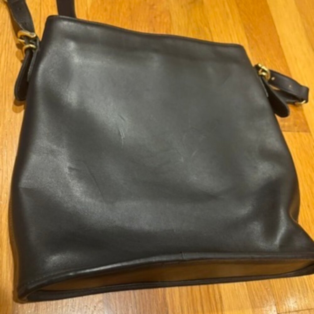Vintage Coach Black Equestrian Bag with Long Strap, Gold Hardware, and Bag Tag - Picture 5 of 14